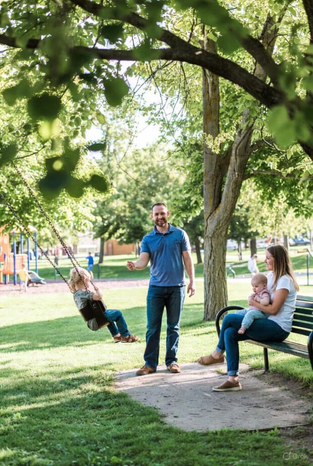 A picture of a family in a park in Mankato Minnesota
